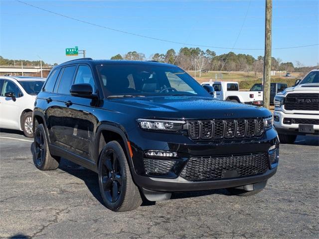 new 2025 Jeep Grand Cherokee car, priced at $52,000