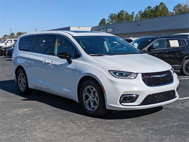 new 2024 Chrysler Pacifica car, priced at $41,650