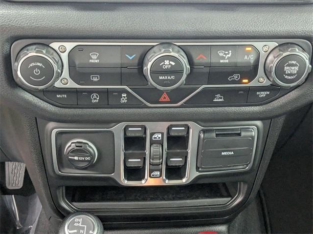 new 2025 Jeep Wrangler car, priced at $45,565