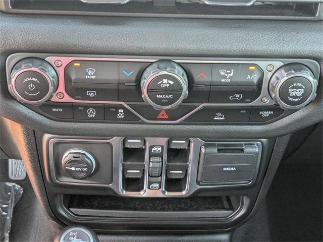 new 2025 Jeep Wrangler car, priced at $40,670