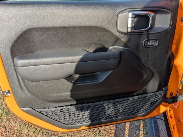 new 2025 Jeep Wrangler car, priced at $40,670