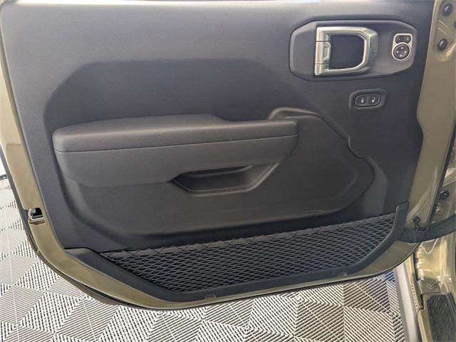 used 2025 Jeep Gladiator car, priced at $49,907