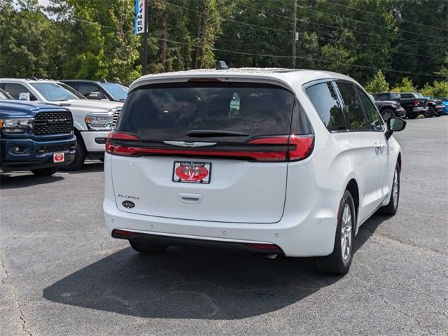 new 2024 Chrysler Pacifica car, priced at $40,795