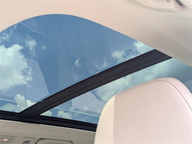 used 2022 Volvo XC60 car, priced at $29,256