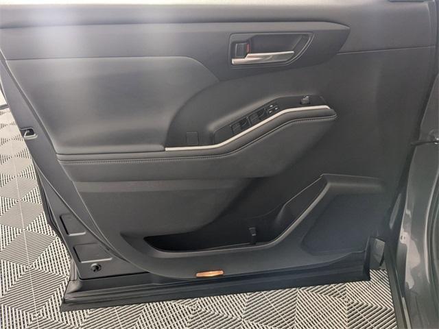 used 2023 Toyota Highlander car, priced at $34,950