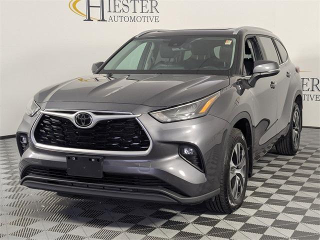 used 2023 Toyota Highlander car, priced at $34,950