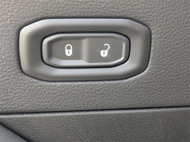 new 2025 Jeep Wrangler car, priced at $53,727