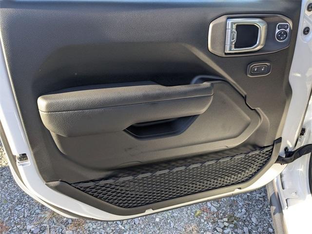 new 2026 Jeep Gladiator car, priced at $55,550