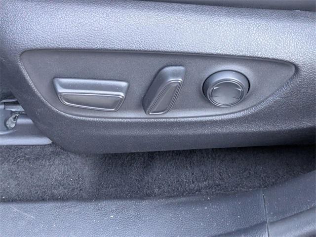 used 2021 Toyota Highlander Hybrid car, priced at $28,896