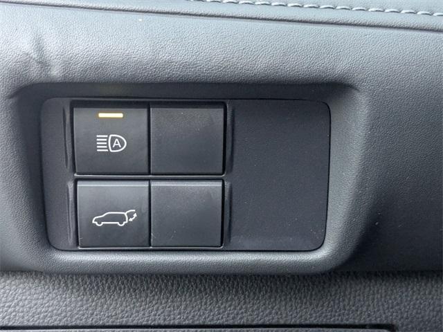 used 2021 Toyota Highlander Hybrid car, priced at $28,896