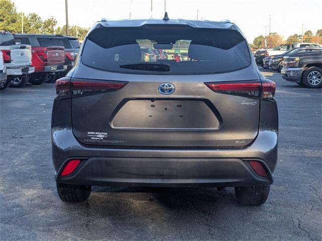 used 2021 Toyota Highlander Hybrid car, priced at $28,896