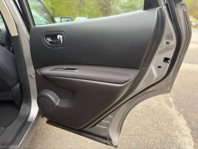 used 2014 Nissan Rogue Select car, priced at $7,995