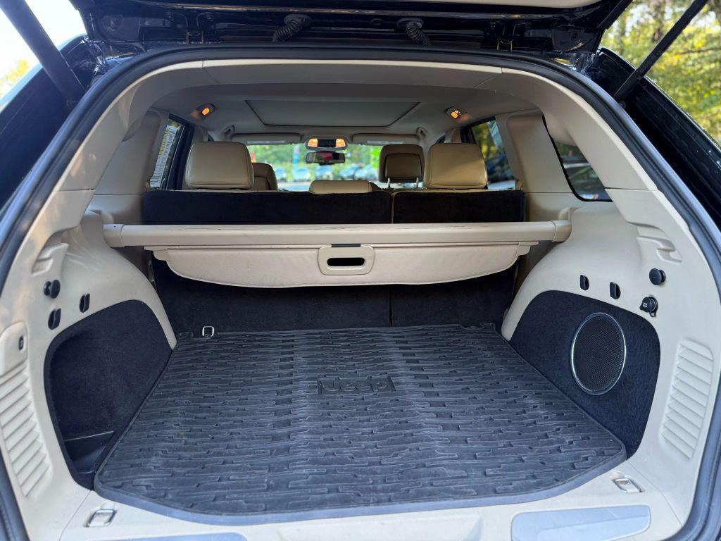 used 2015 Jeep Grand Cherokee car, priced at $14,995