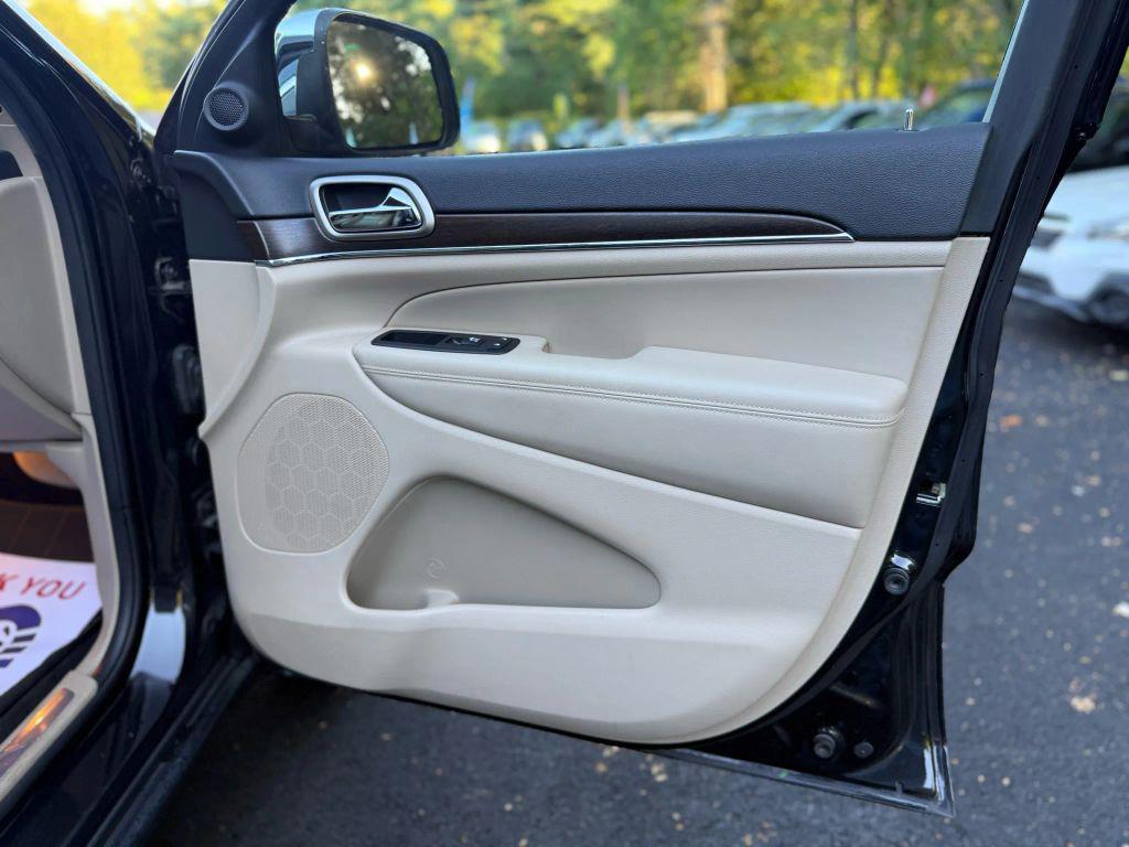 used 2015 Jeep Grand Cherokee car, priced at $14,995