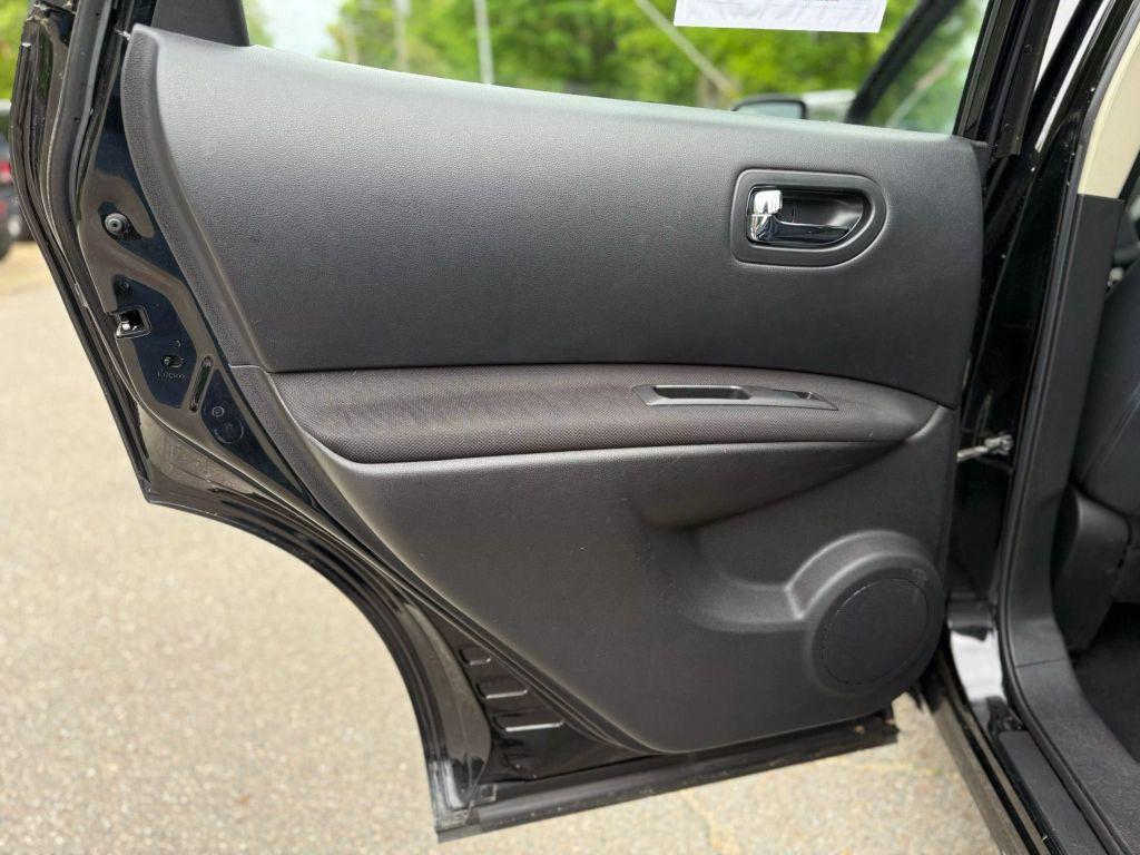 used 2014 Nissan Rogue Select car, priced at $5,995