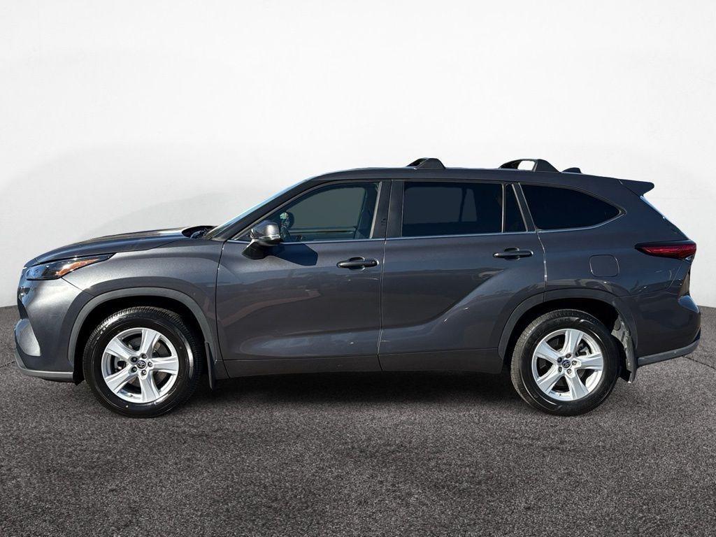 used 2023 Toyota Highlander car, priced at $30,998