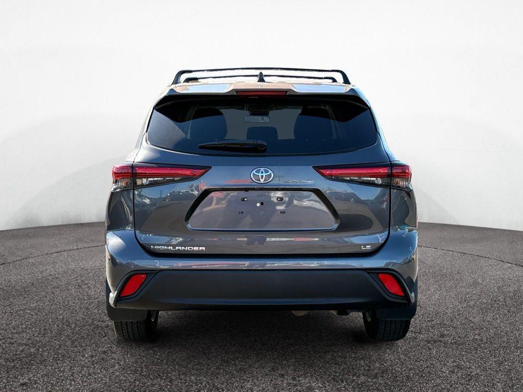 used 2023 Toyota Highlander car, priced at $30,998