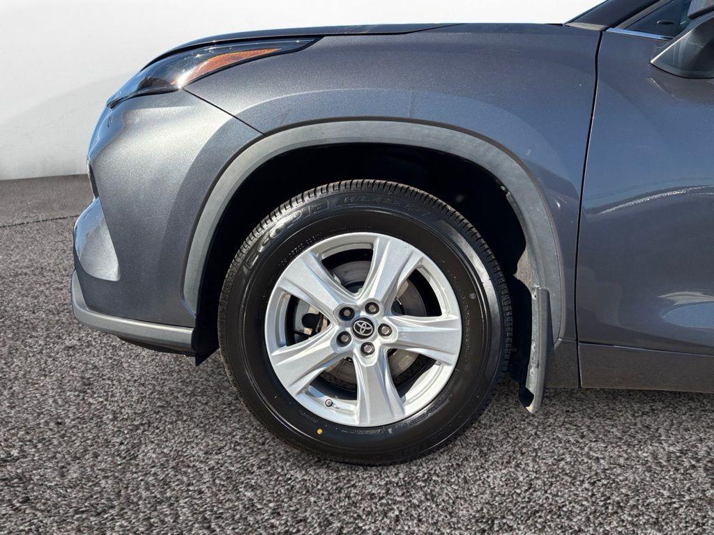 used 2023 Toyota Highlander car, priced at $30,998