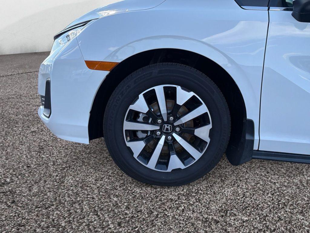 used 2025 Honda Odyssey car, priced at $38,998