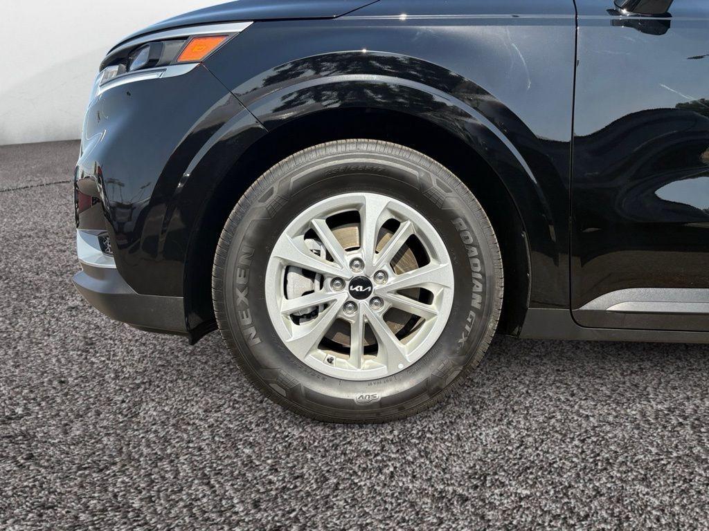 used 2024 Kia Carnival car, priced at $34,998