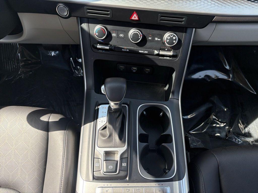 used 2024 Kia Carnival car, priced at $34,998
