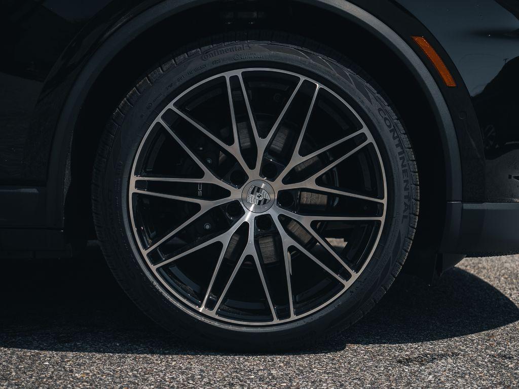 new 2025 Porsche Macan car, priced at $99,275