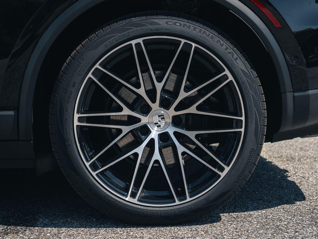 new 2025 Porsche Macan car, priced at $99,275