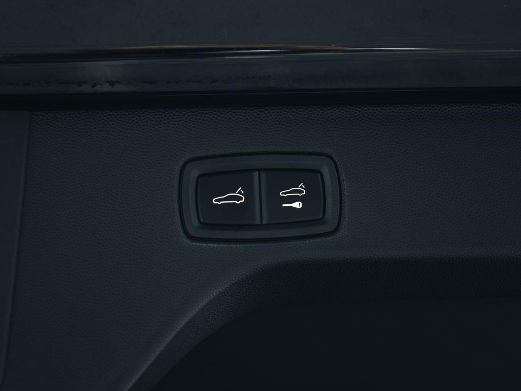 new 2025 Porsche Macan car, priced at $99,275