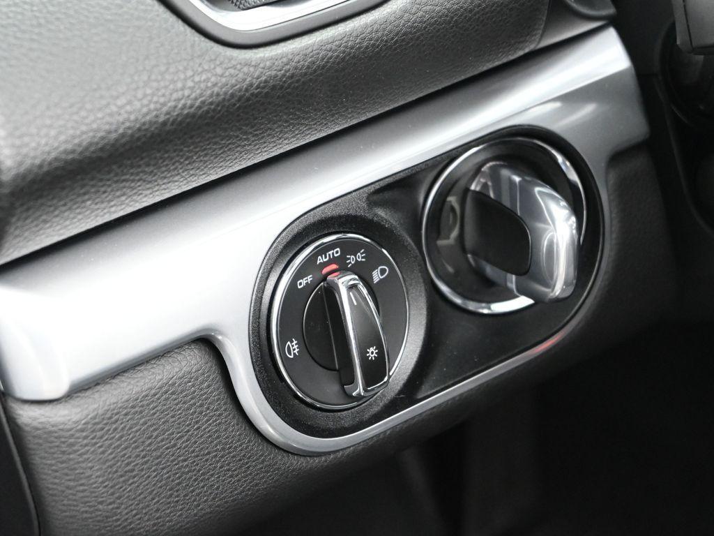 new 2025 Porsche 718 Boxster car, priced at $96,995