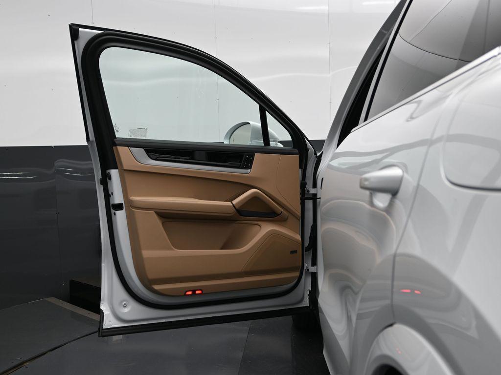 new 2025 Porsche Cayenne car, priced at $127,985