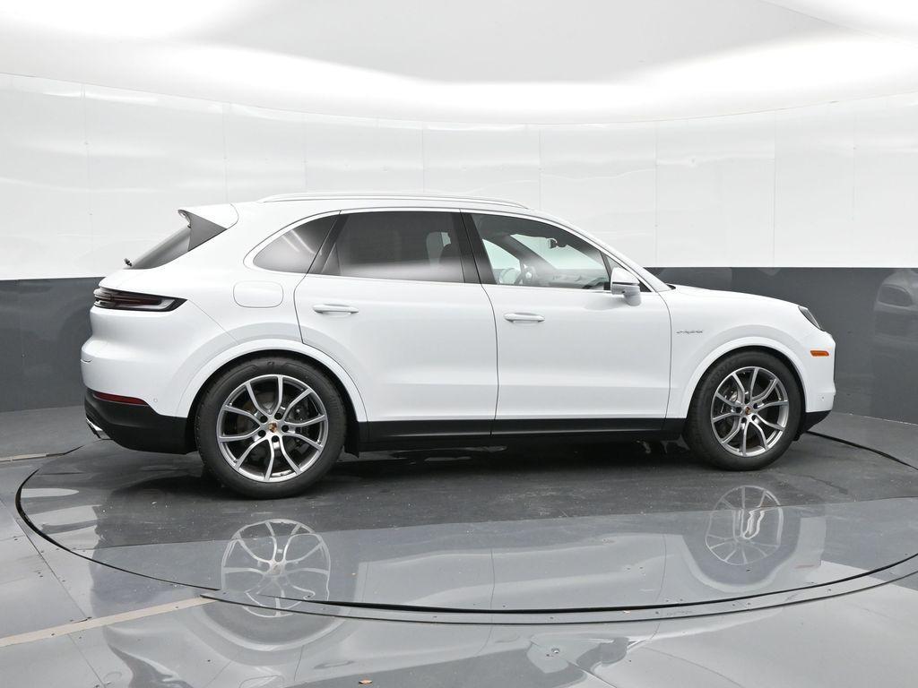 new 2025 Porsche Cayenne car, priced at $127,985