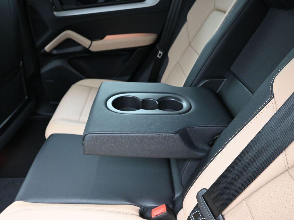 new 2025 Porsche Cayenne car