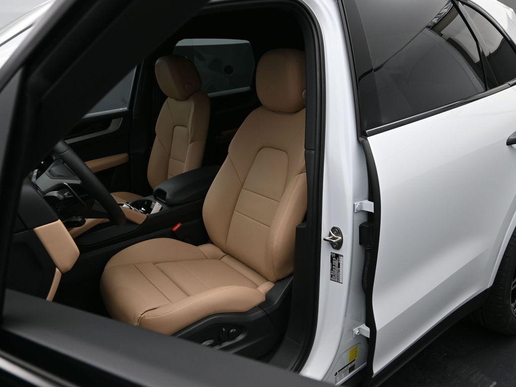 new 2025 Porsche Cayenne car