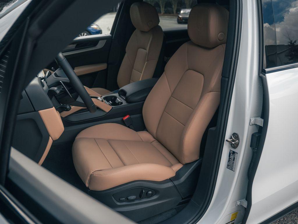 new 2025 Porsche Cayenne car