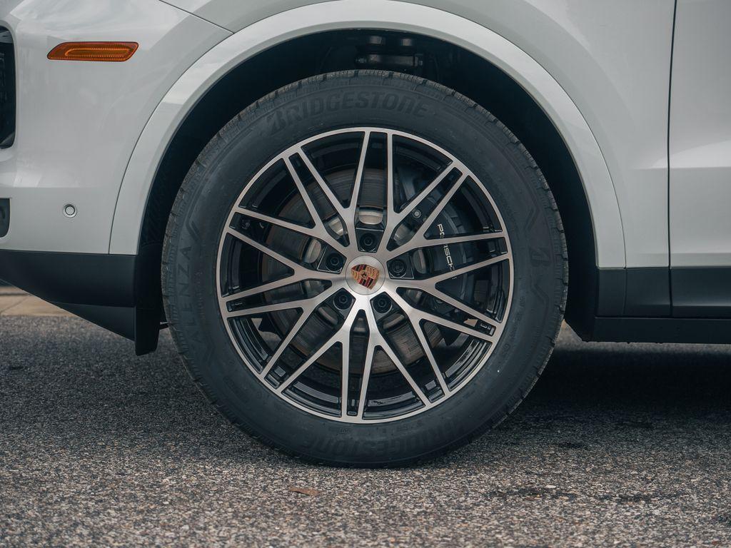 new 2025 Porsche Cayenne car