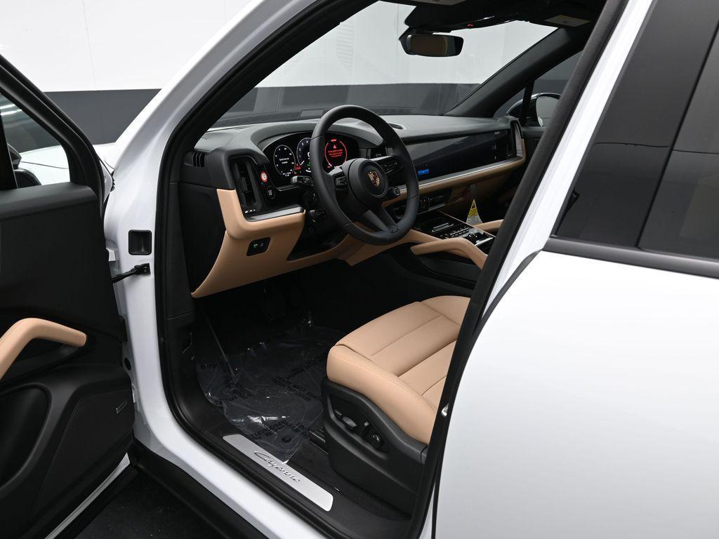 new 2025 Porsche Cayenne car
