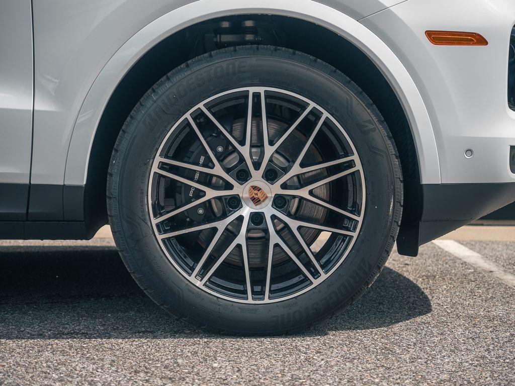 new 2025 Porsche Cayenne car