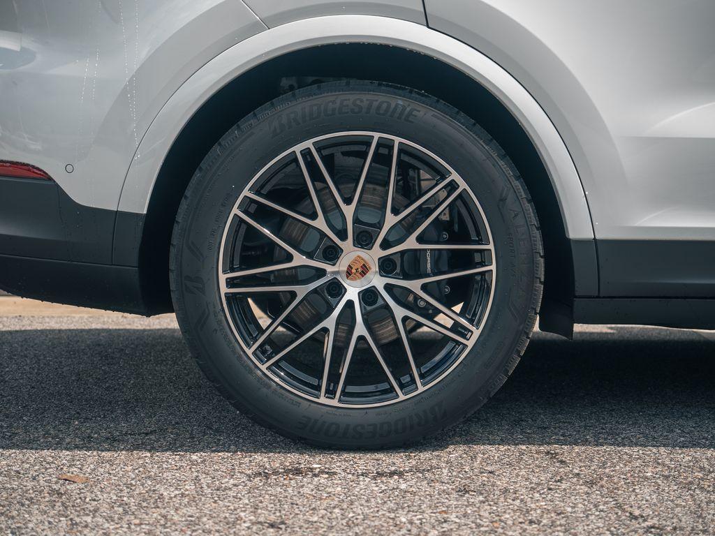 new 2025 Porsche Cayenne car