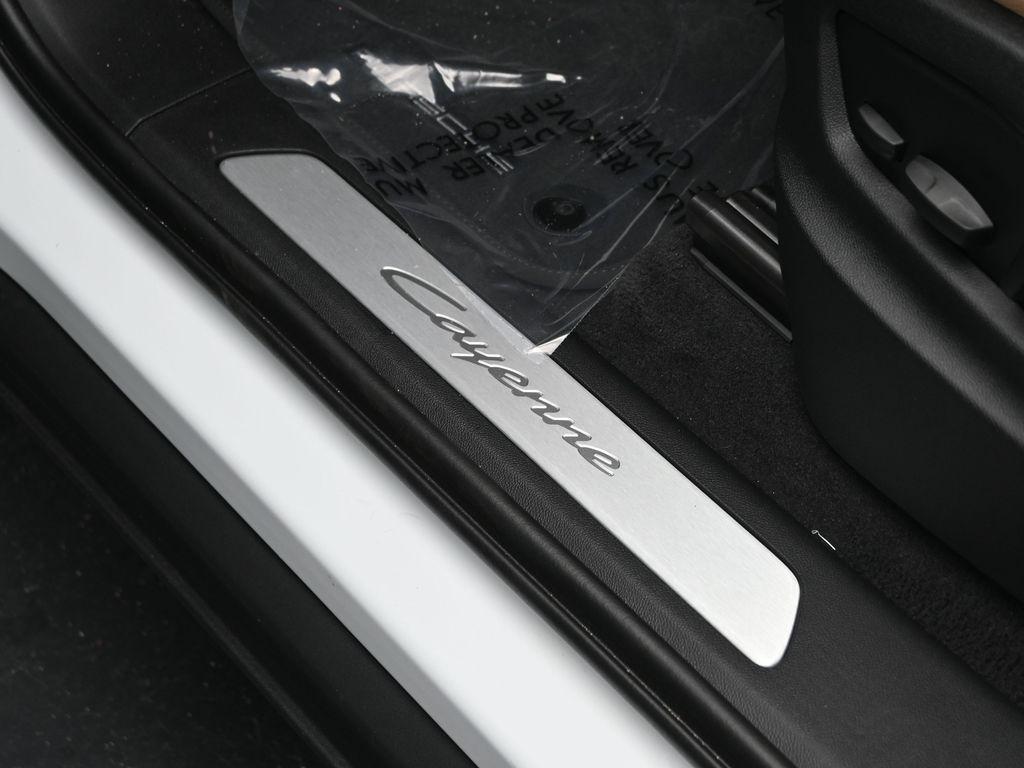 new 2025 Porsche Cayenne car