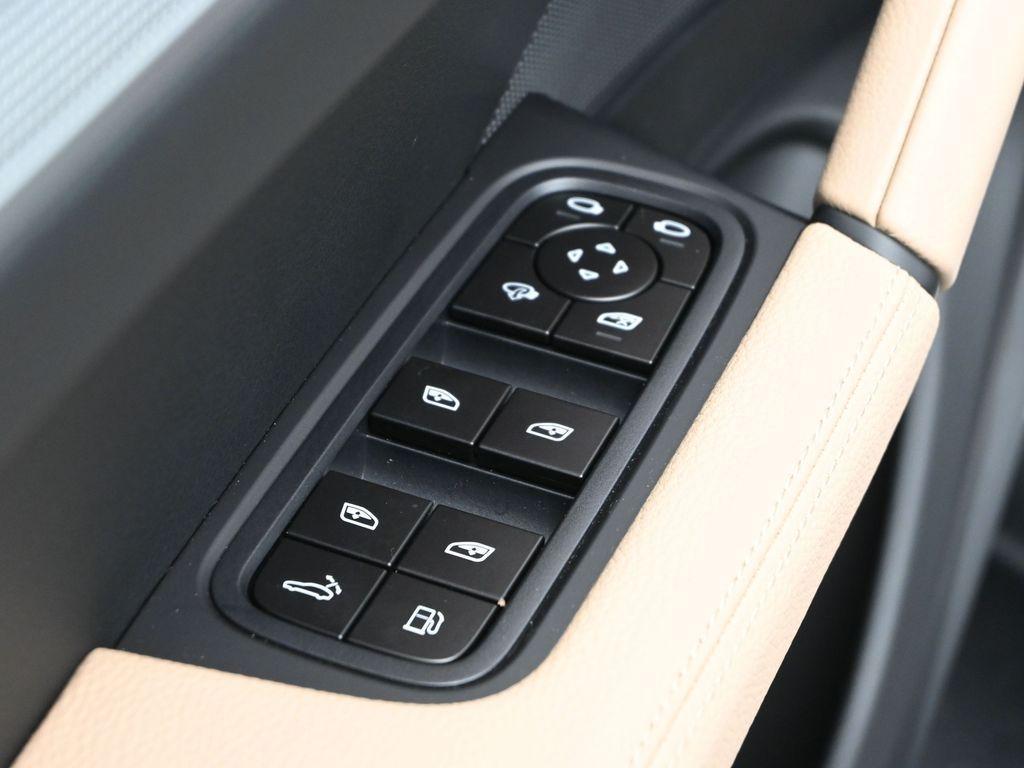 new 2025 Porsche Cayenne car