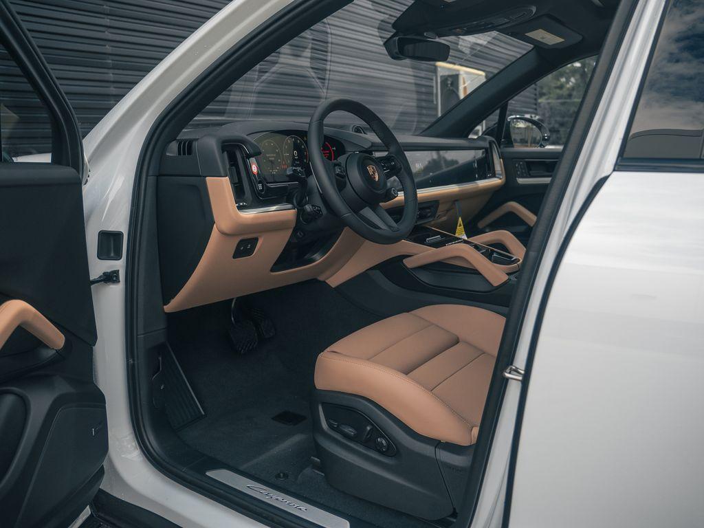 new 2025 Porsche Cayenne car