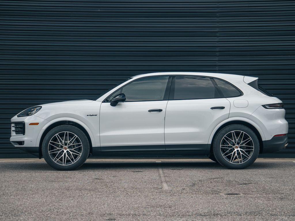 new 2025 Porsche Cayenne car