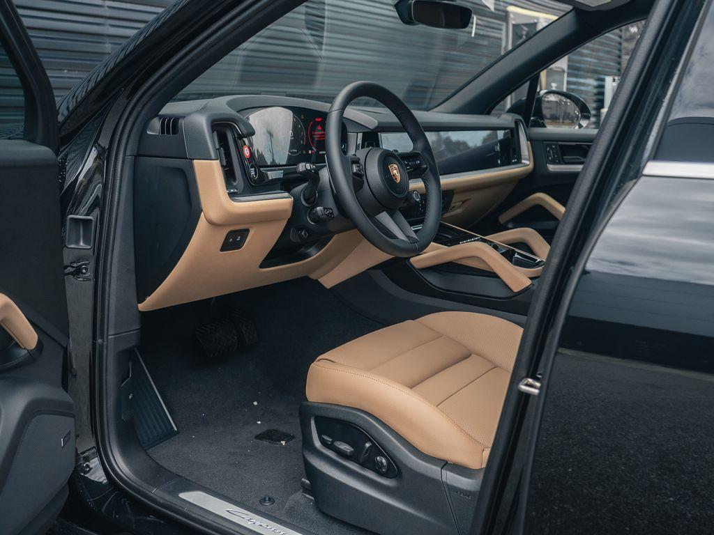 new 2025 Porsche Cayenne car, priced at $107,635