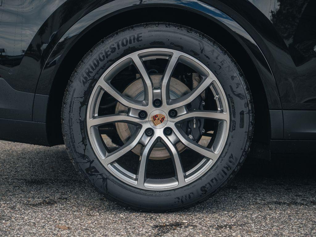 new 2025 Porsche Cayenne car, priced at $107,635