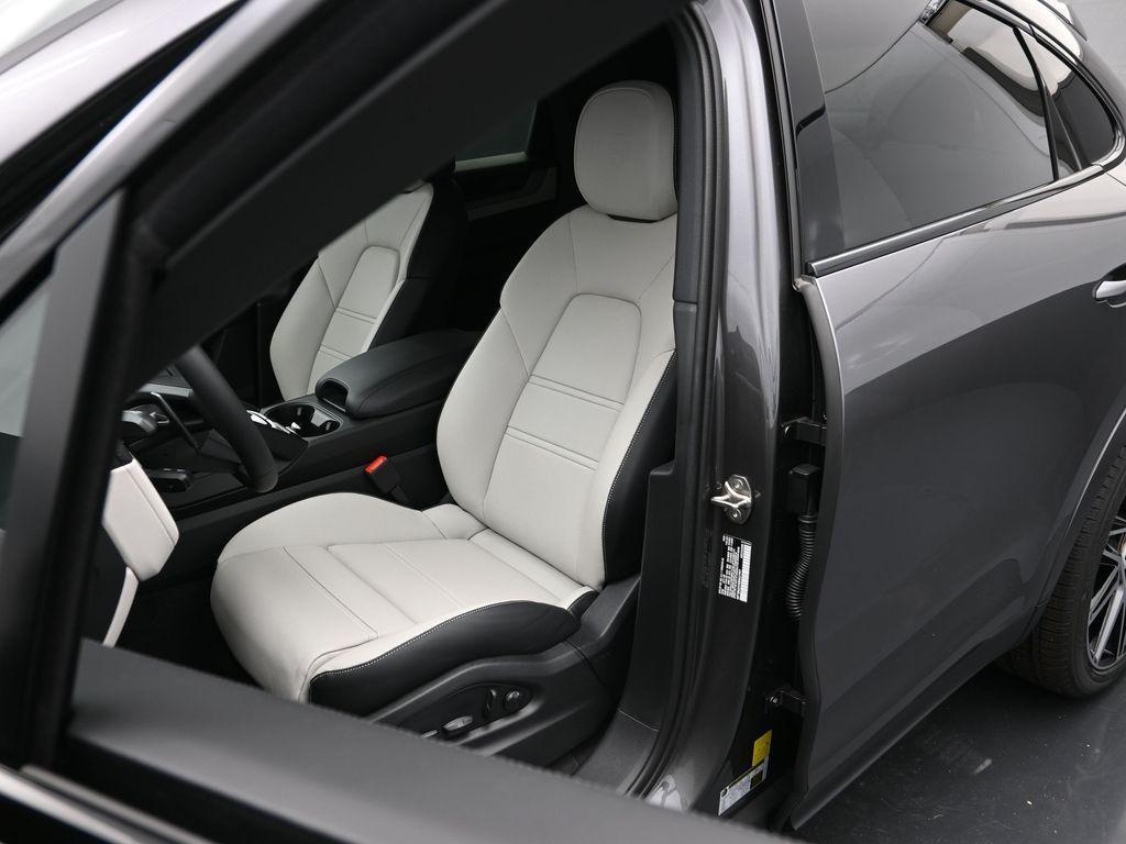 new 2025 Porsche Cayenne car, priced at $114,055