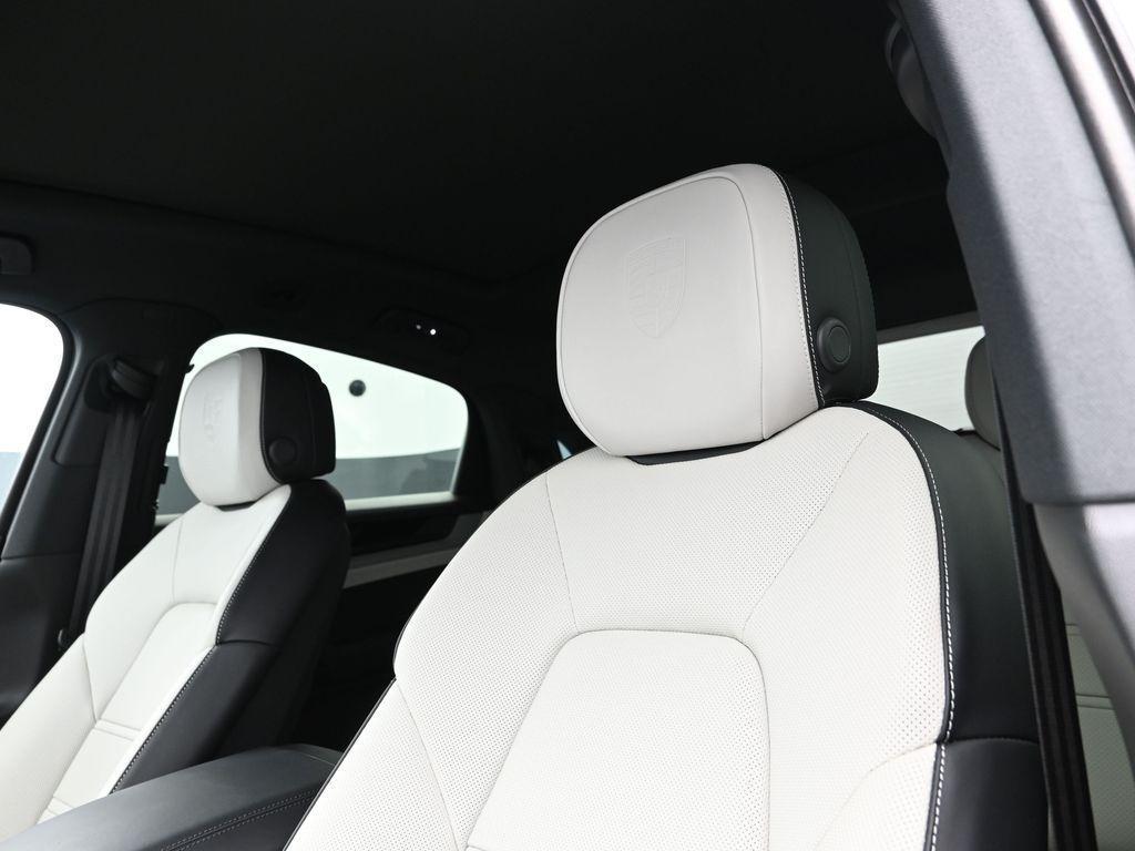 new 2025 Porsche Cayenne car, priced at $114,055