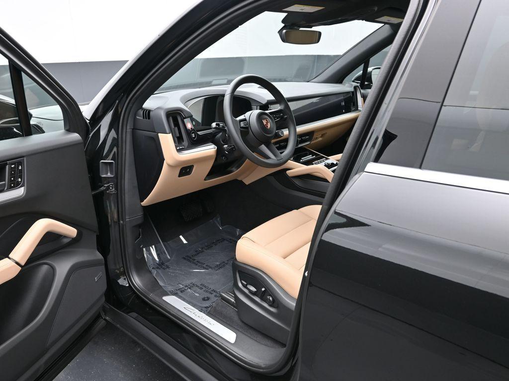 new 2025 Porsche Cayenne car, priced at $107,635