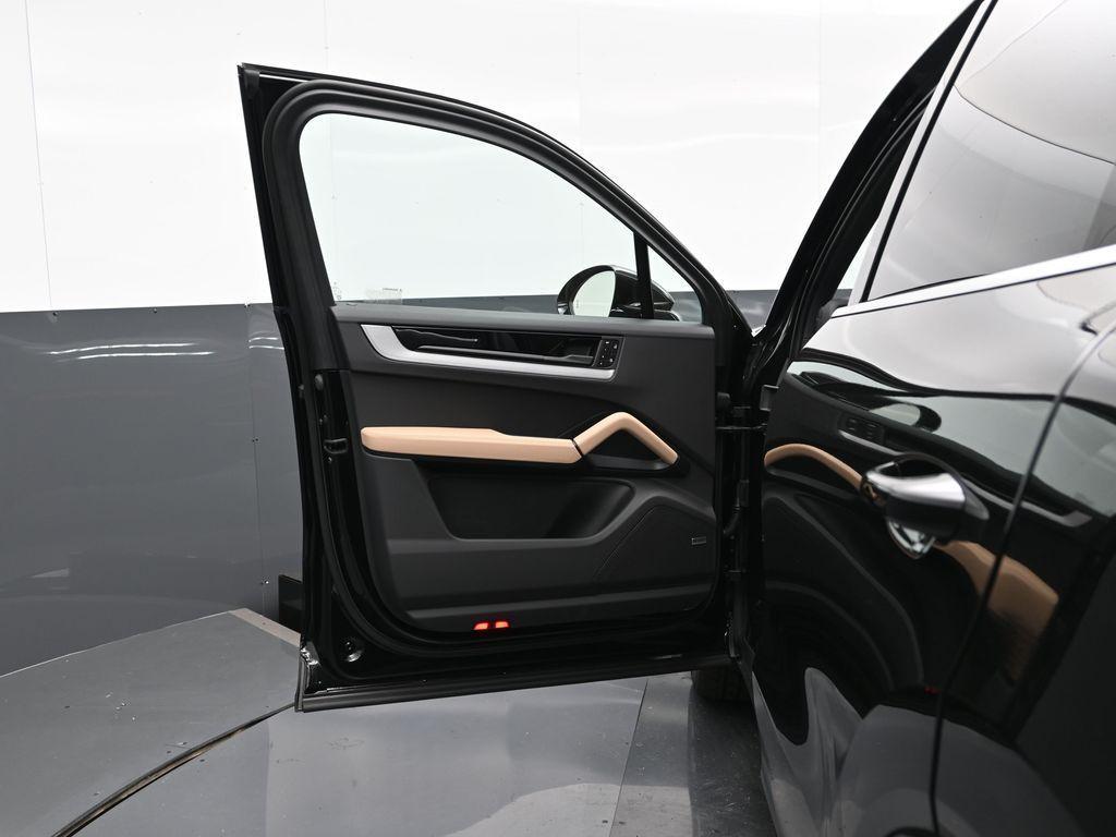 new 2025 Porsche Cayenne car, priced at $107,635
