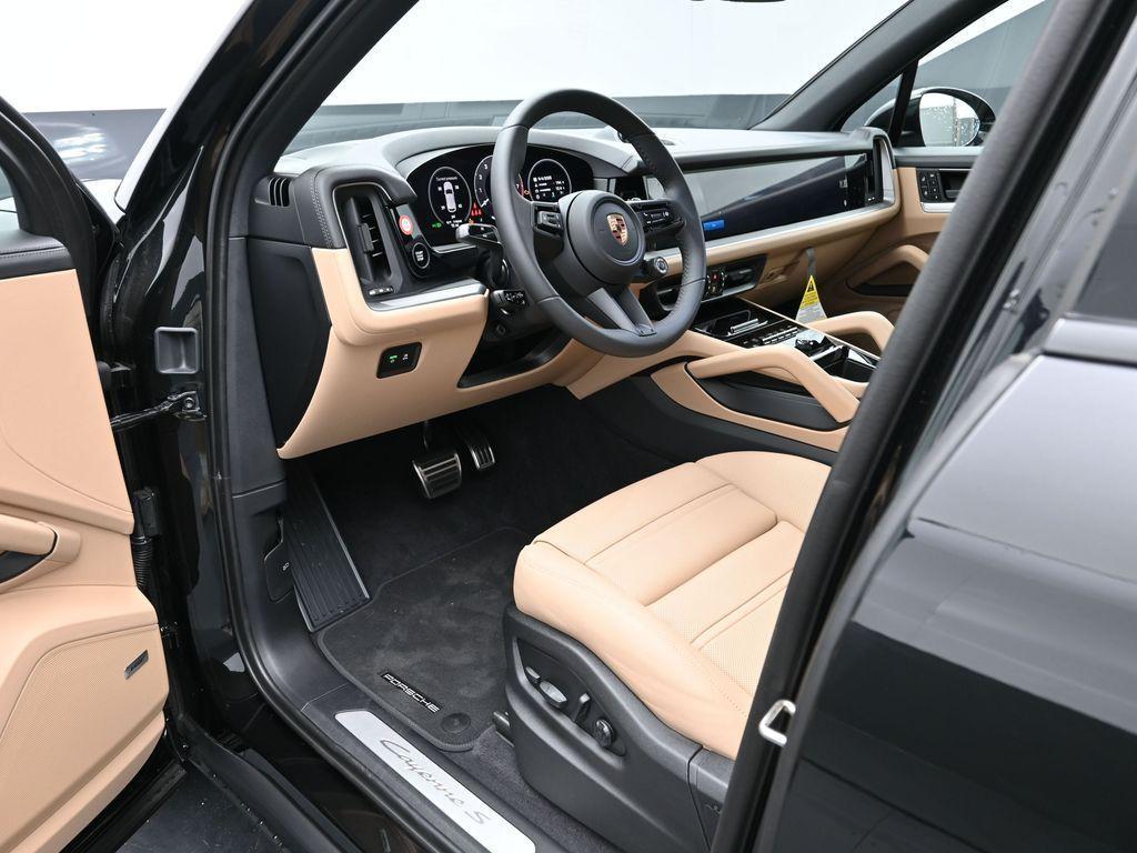 new 2025 Porsche Cayenne car, priced at $137,325