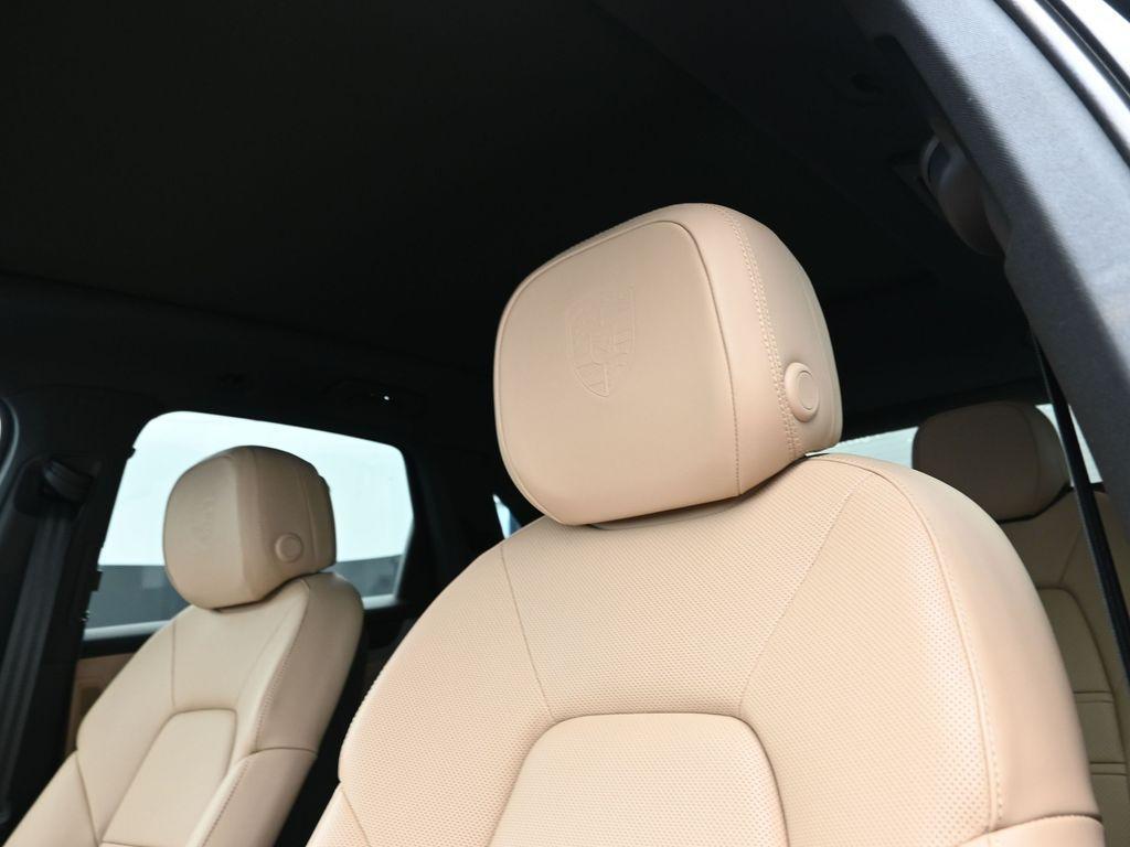 new 2025 Porsche Cayenne car, priced at $137,325